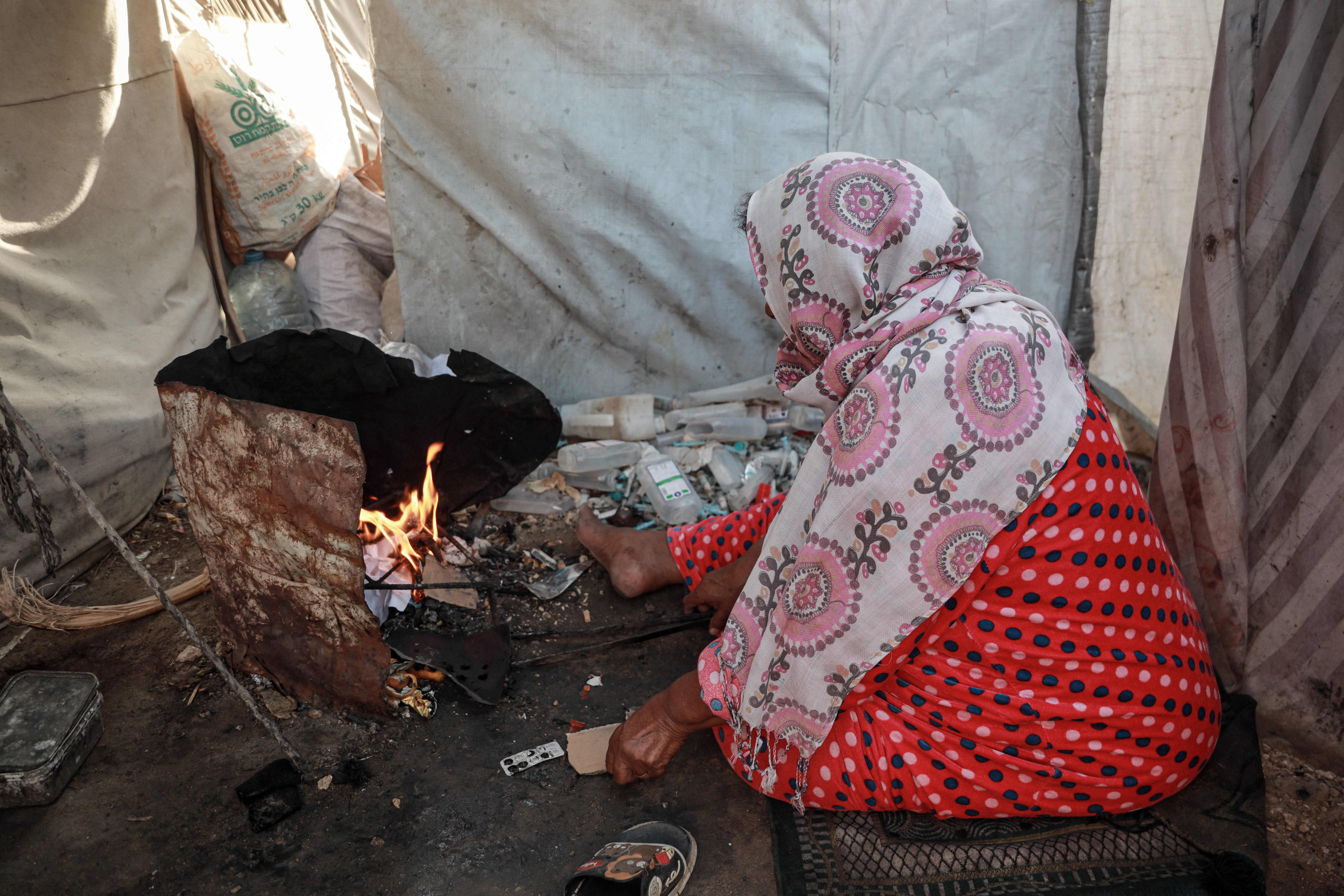 Gaza tent cooking space