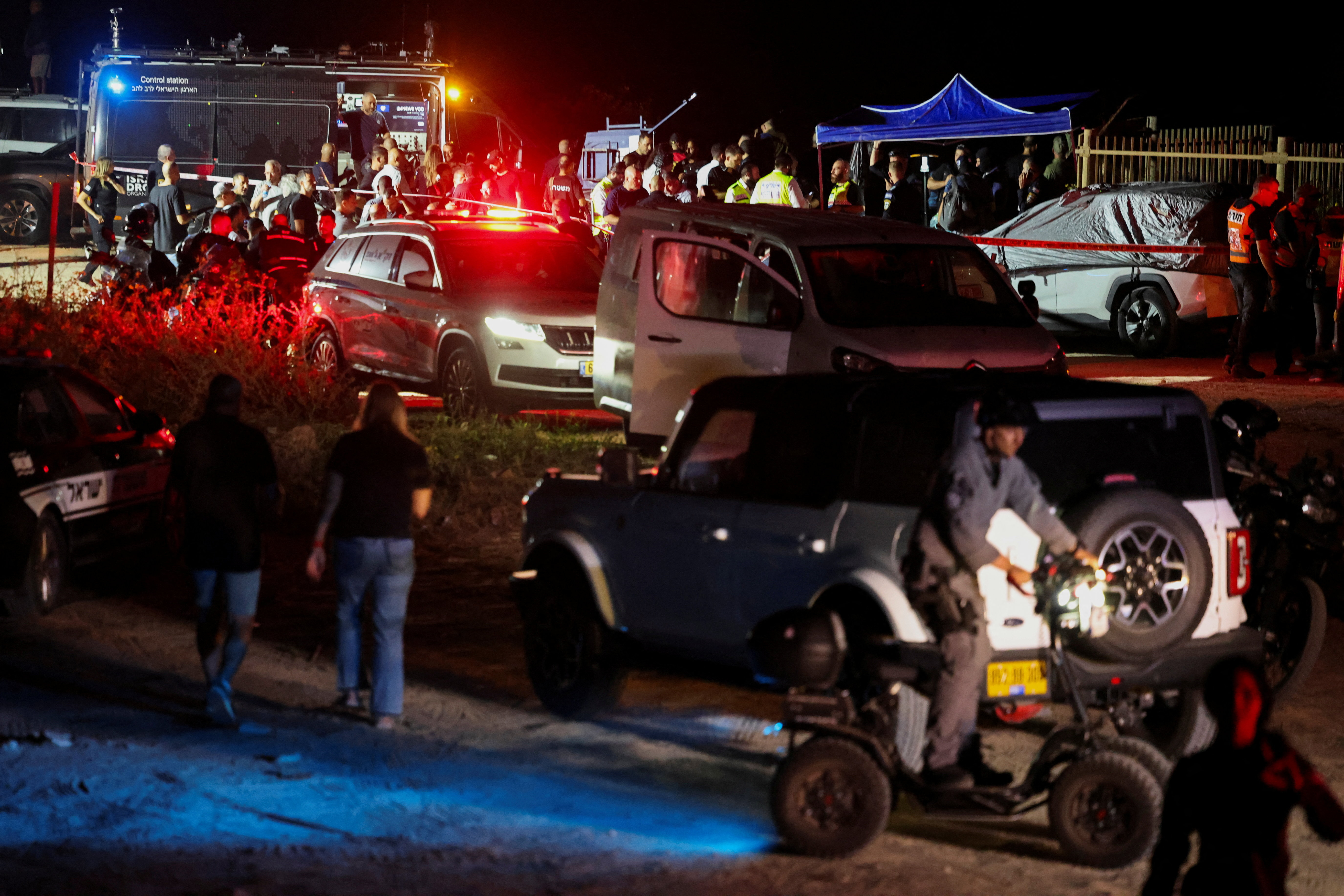 Israeli security forces gather