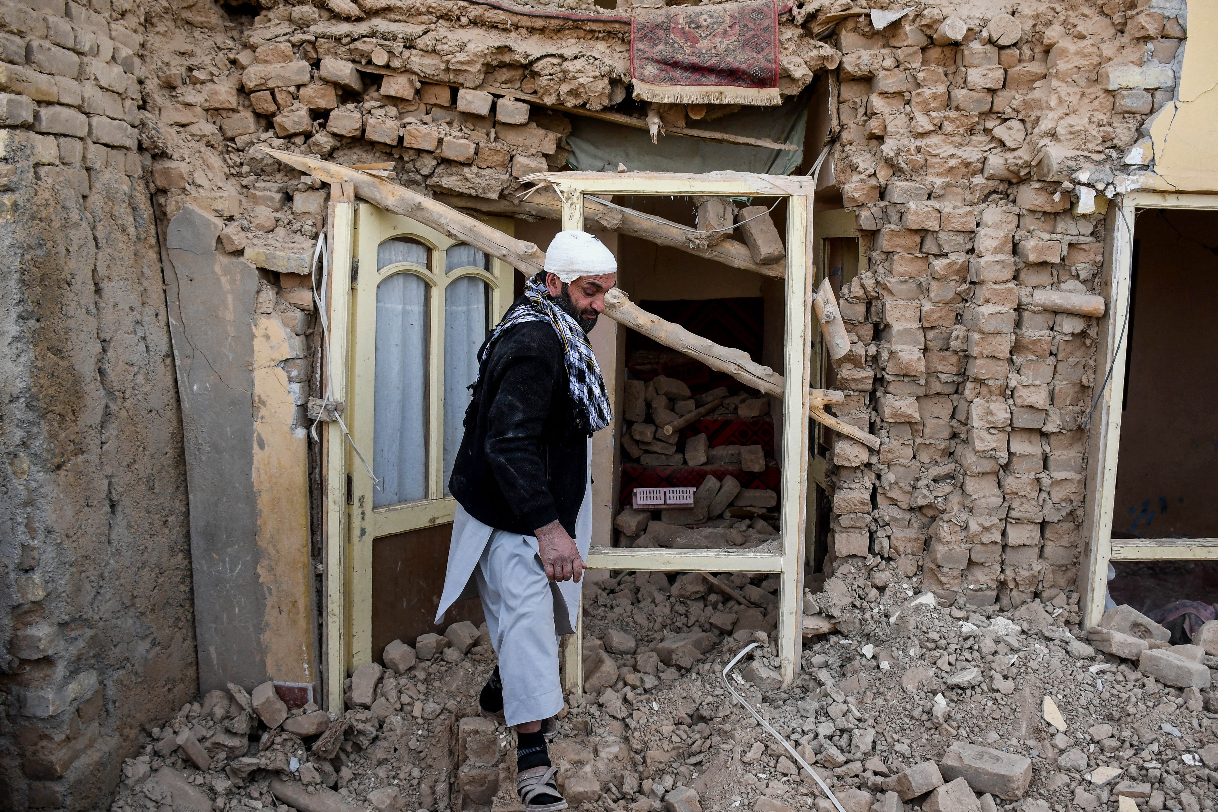 A powerful 6.3 magnitude earthquake has shaken northern Afghanistan, killing at least 20 people and injuring over 500.