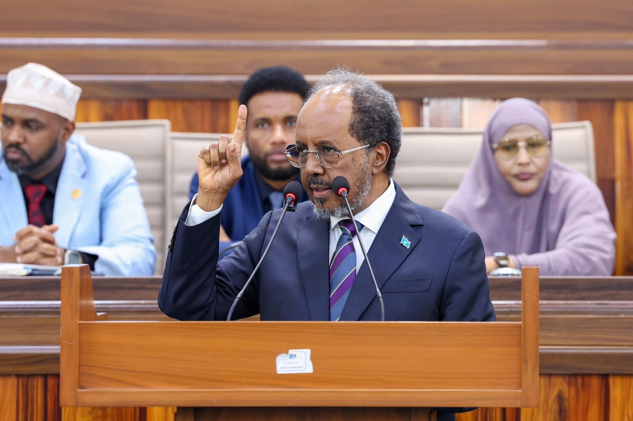 Somalia's president Hassan Sheikh Mohamud addresses parliament.
