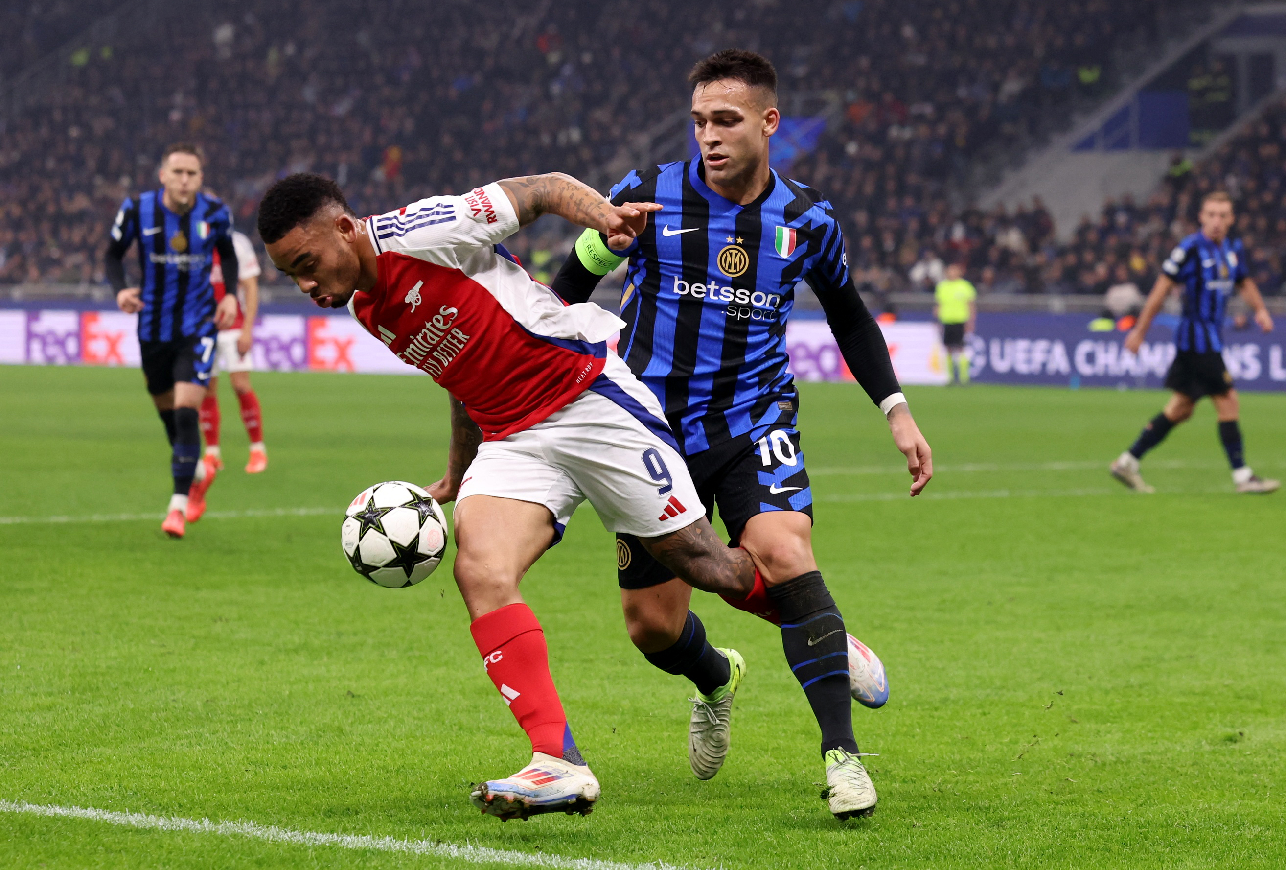 Gabriel Jesus and Lautaro Martinez in action.