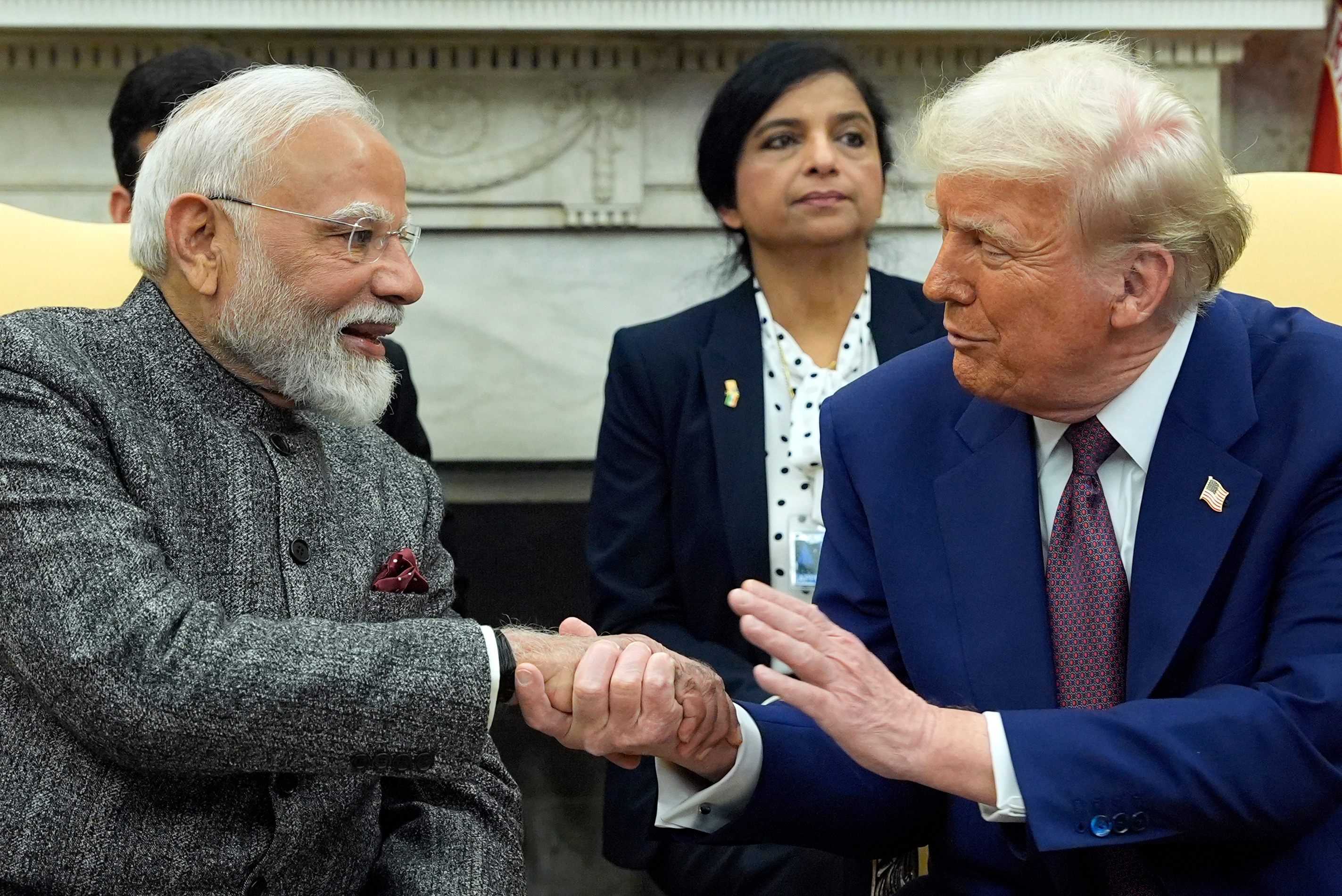 Trump shakes hands with Narendra Modi