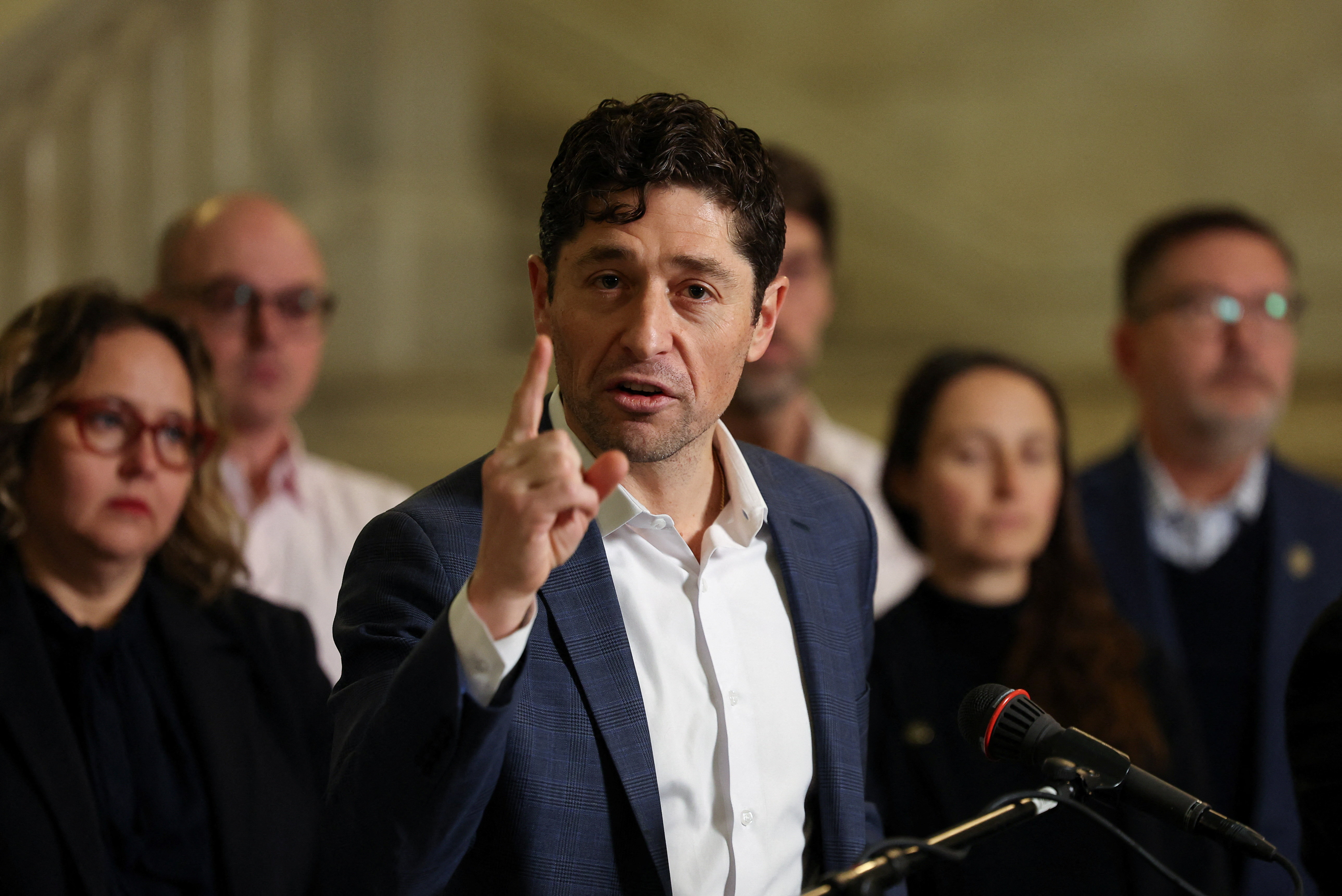 Minneapolis Mayor Jacob Frey speaks during a press conference following the fatal shooting of Renee Nicole Good by a U.S. Immigration and Customs Enforcement (ICE) agent in Minneapolis, Minnesota, U.S., January 9, 2026. REUTERS/Tyrone Siu