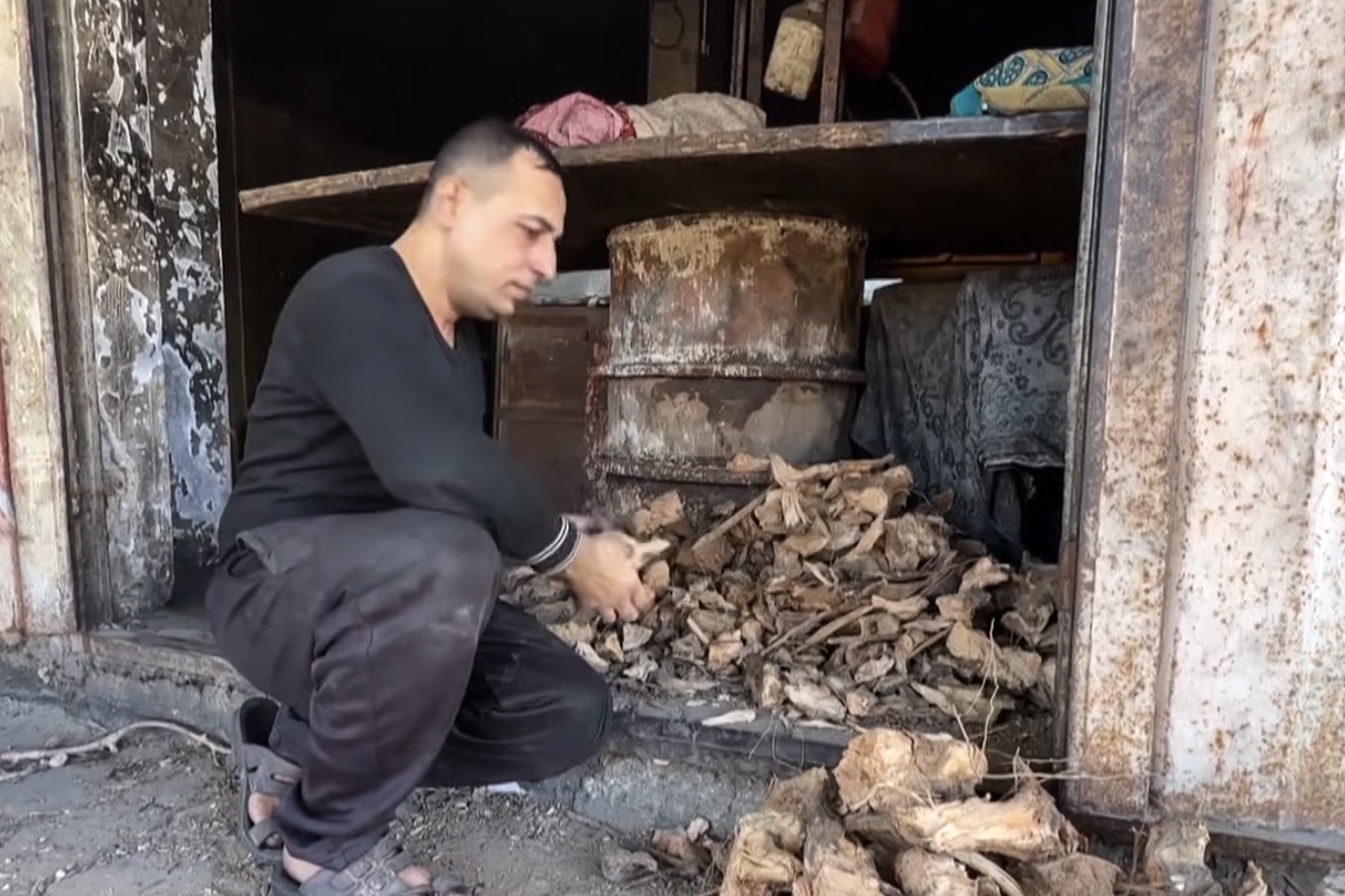 Palestinian academic turns baker