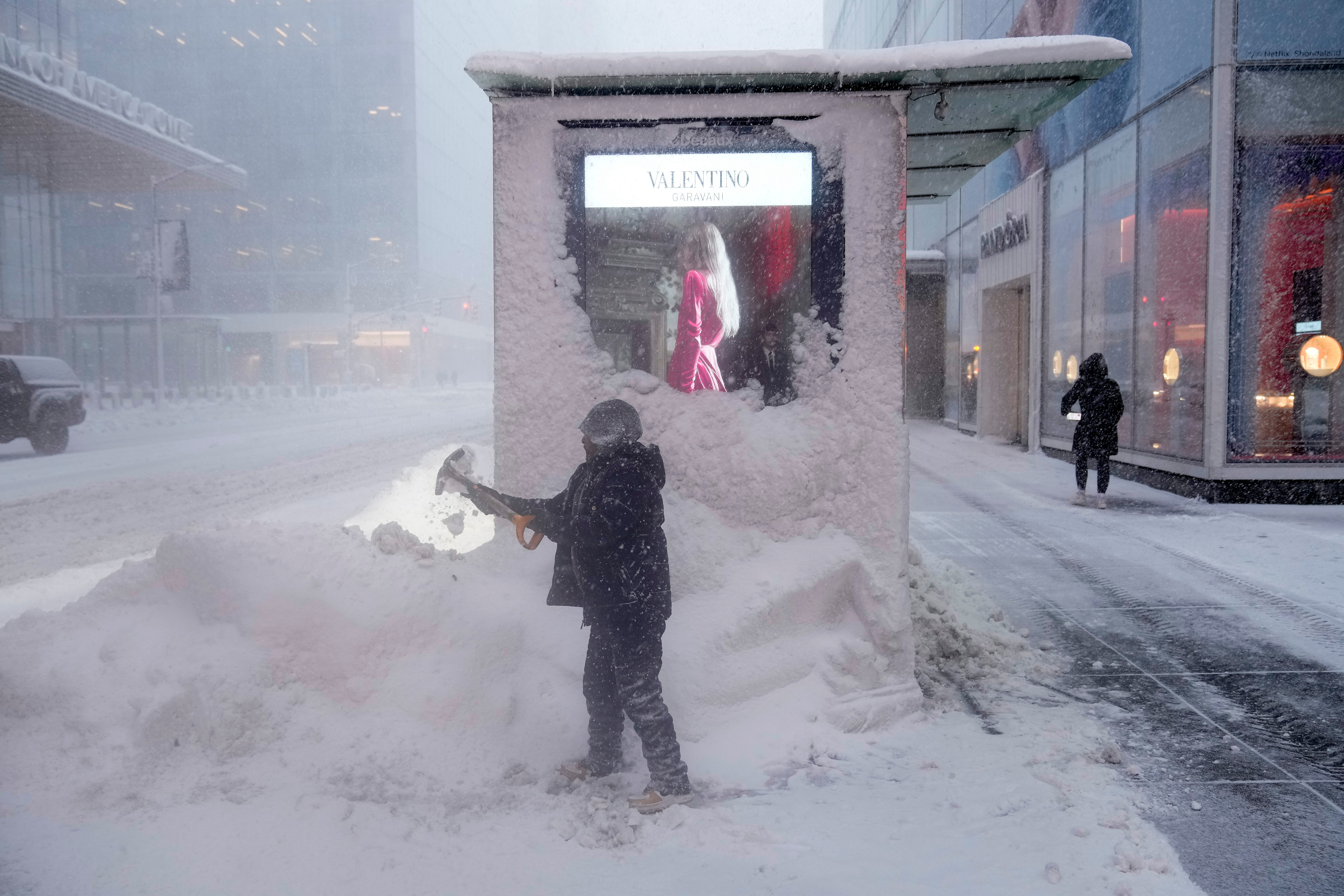 Record-breaking snowstorm shuts schools, halts travel in Northeast
