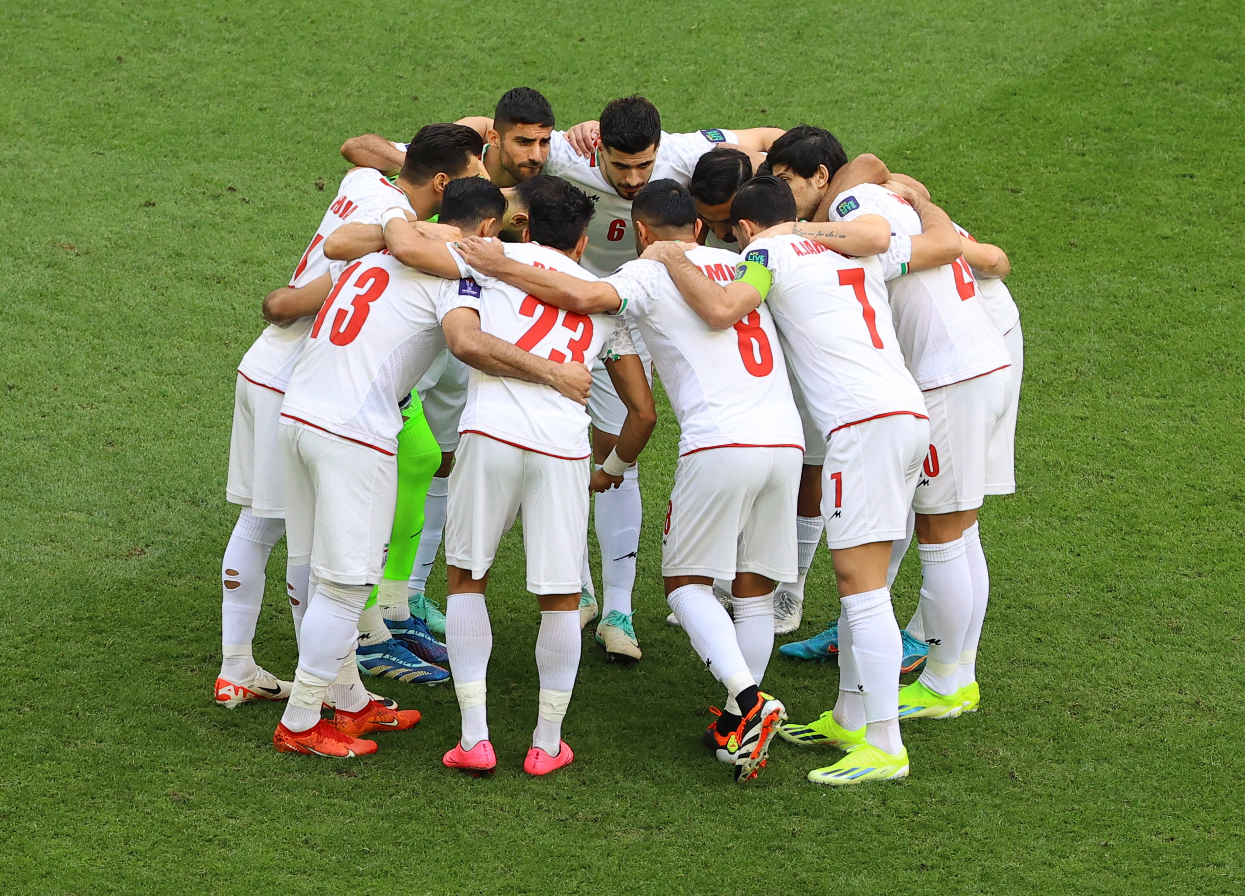 Soccer Football - AFC Asian Cup - Quarter-Final - Iran v Japan - Education City Stadium, Al Rayyan, Qatar - February 3, 2024 Iran players huddle before the match REUTERS/Ibraheem Al Omari