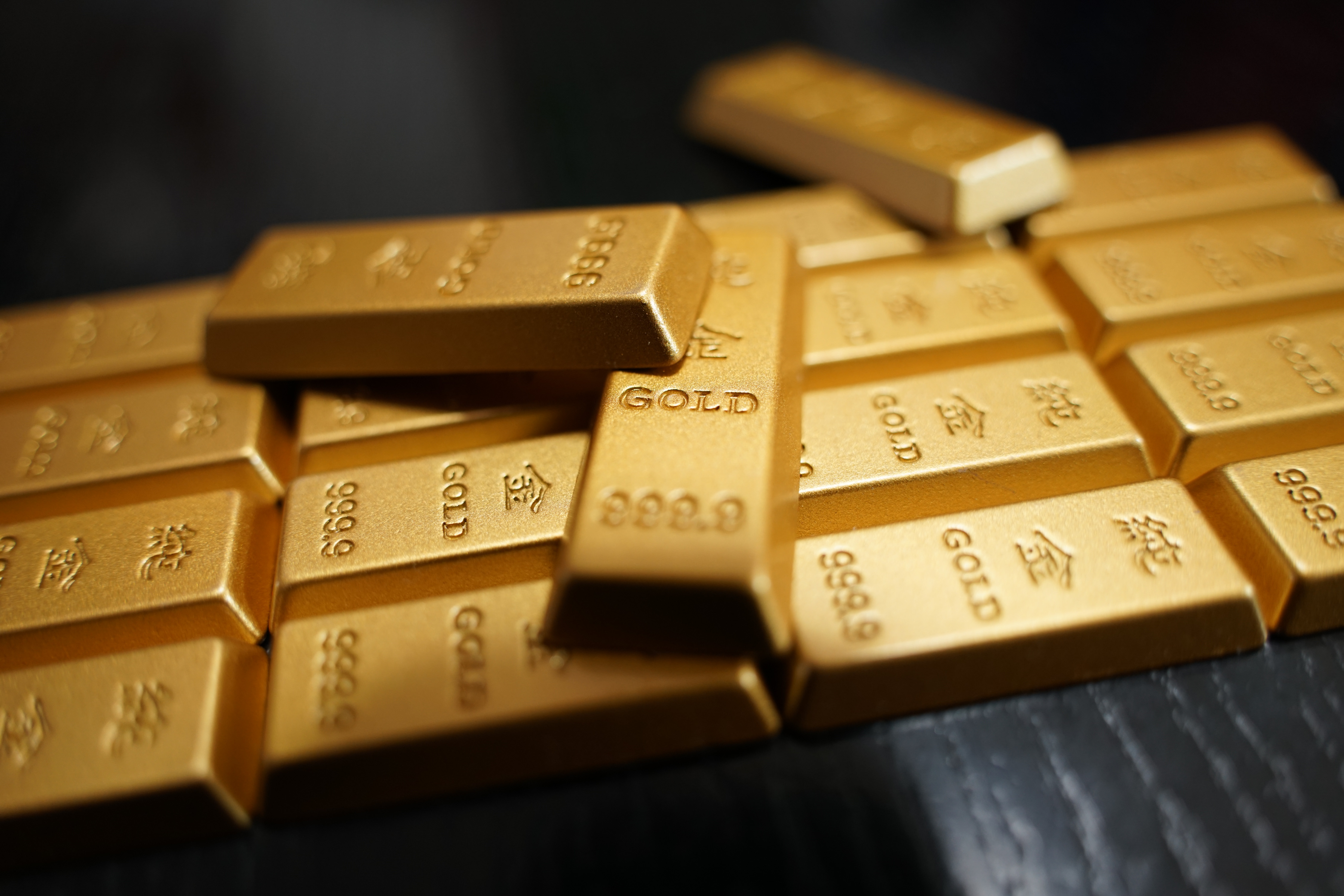 Gold pure gold bar models captured in Shanghai