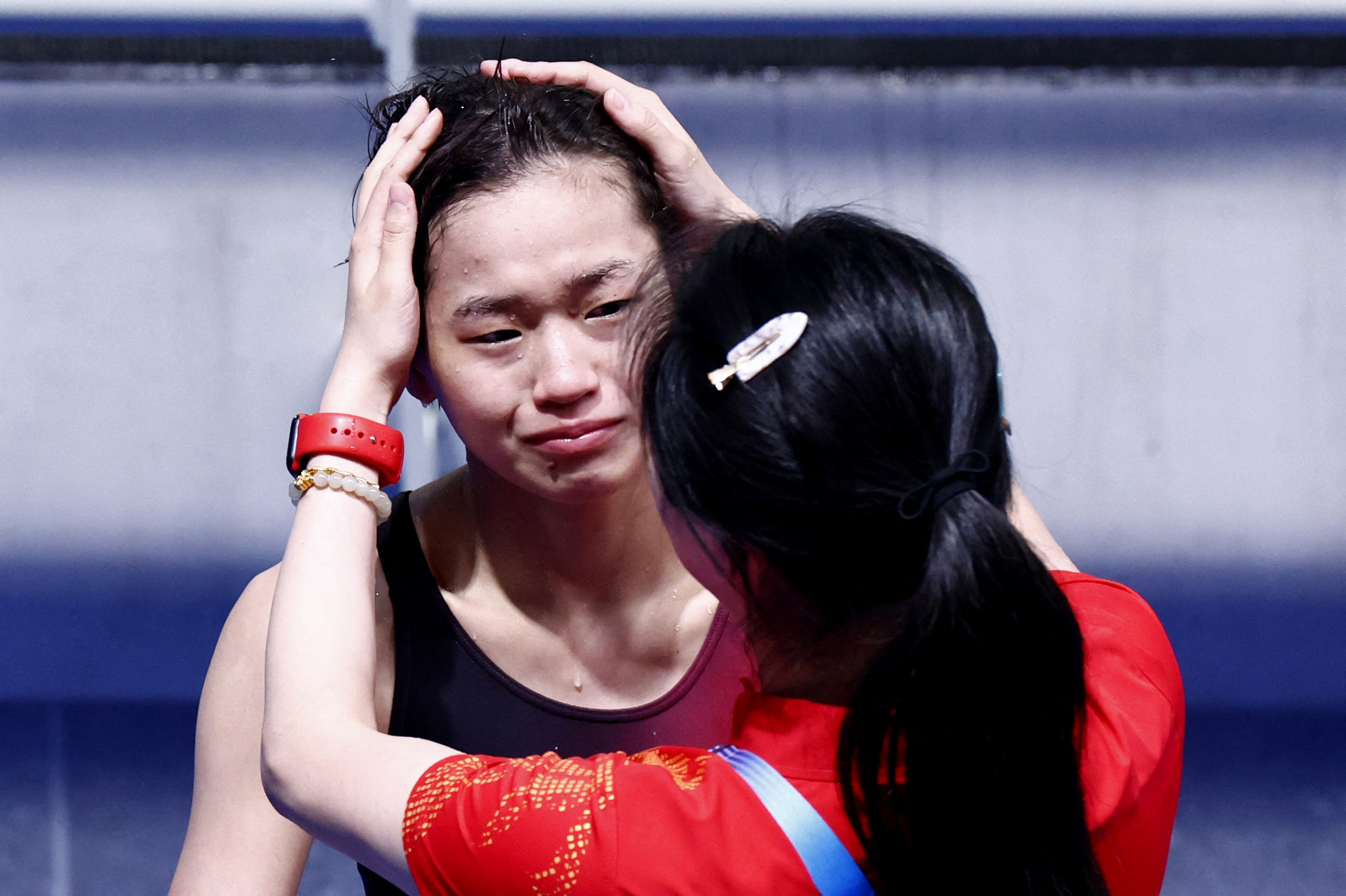 Paris 2024 Olympics - Diving - Women's 10m Platform Final - Aquatics Centre, Saint-Denis, France - August 06, 2024. Quan Hongchan of China reacts after winning. REUTERS/Gonzalo Fuentes
